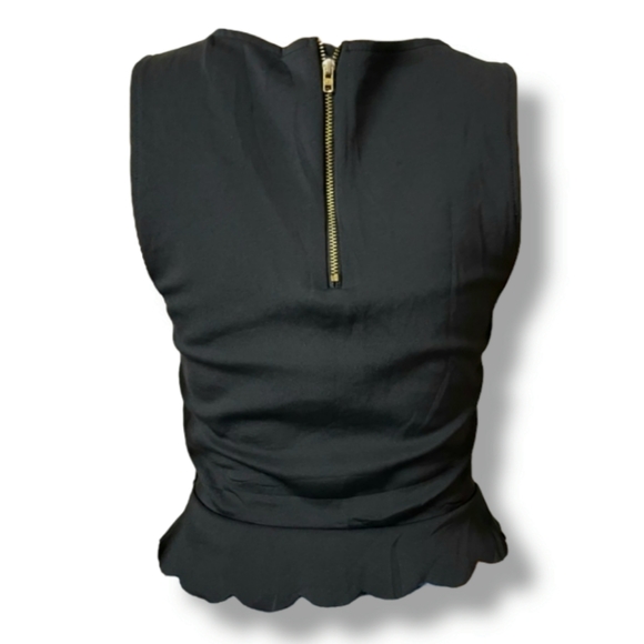 Size- S, Scallop Crop Top - Picture 2 of 4